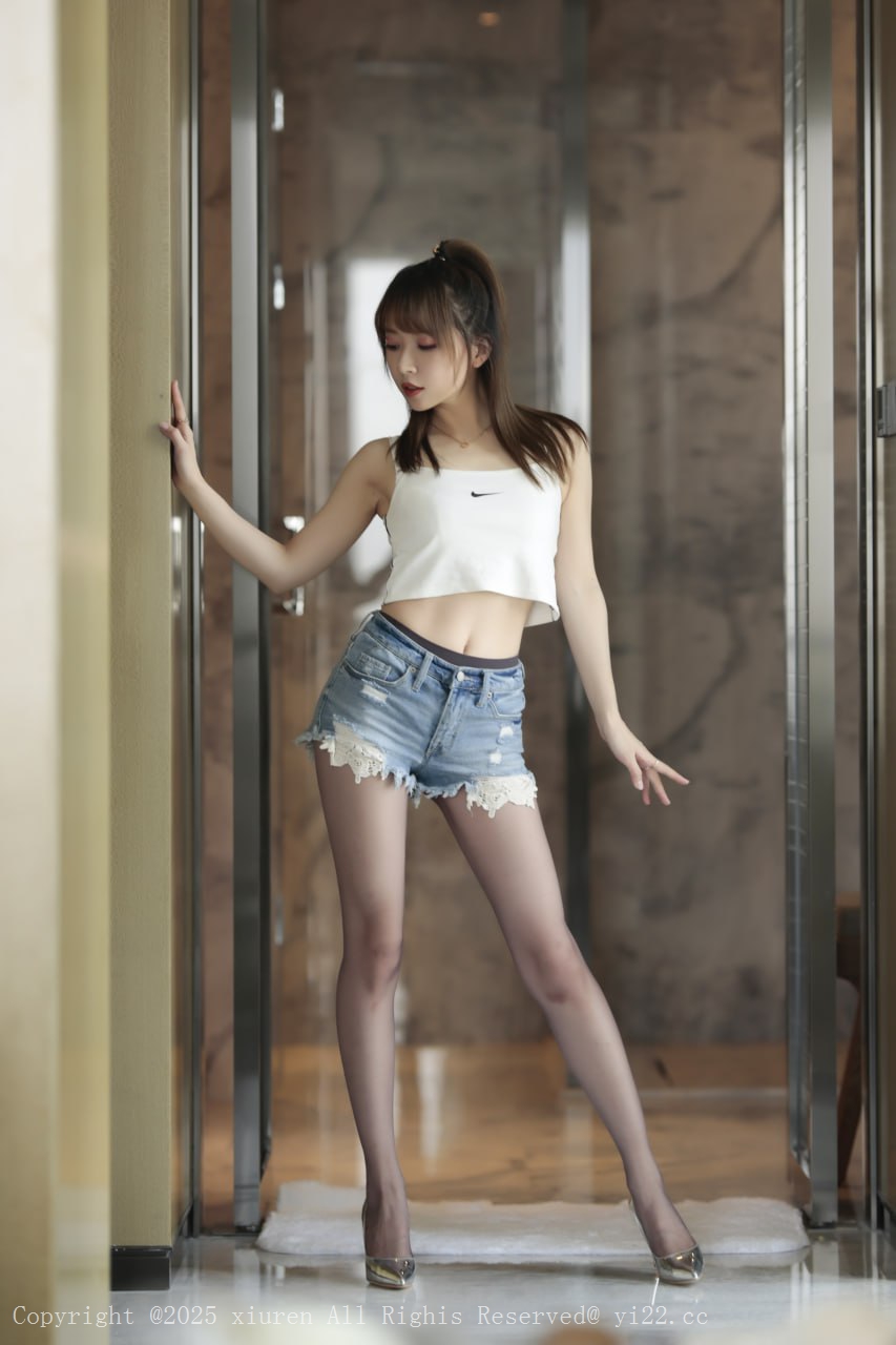 小女巫露娜  牛仔小裤裤