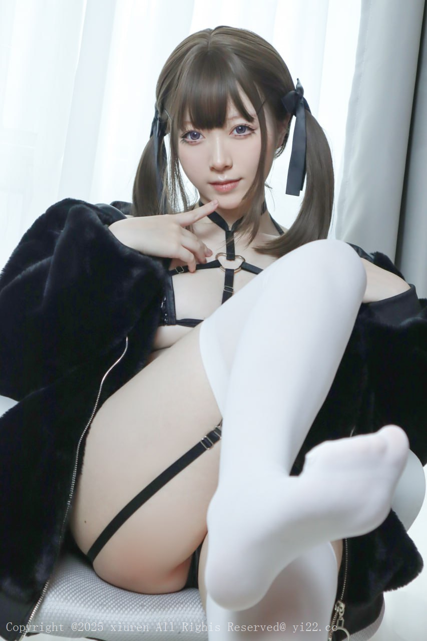 愛ちゃん- 毛绒外套-捆绑白丝